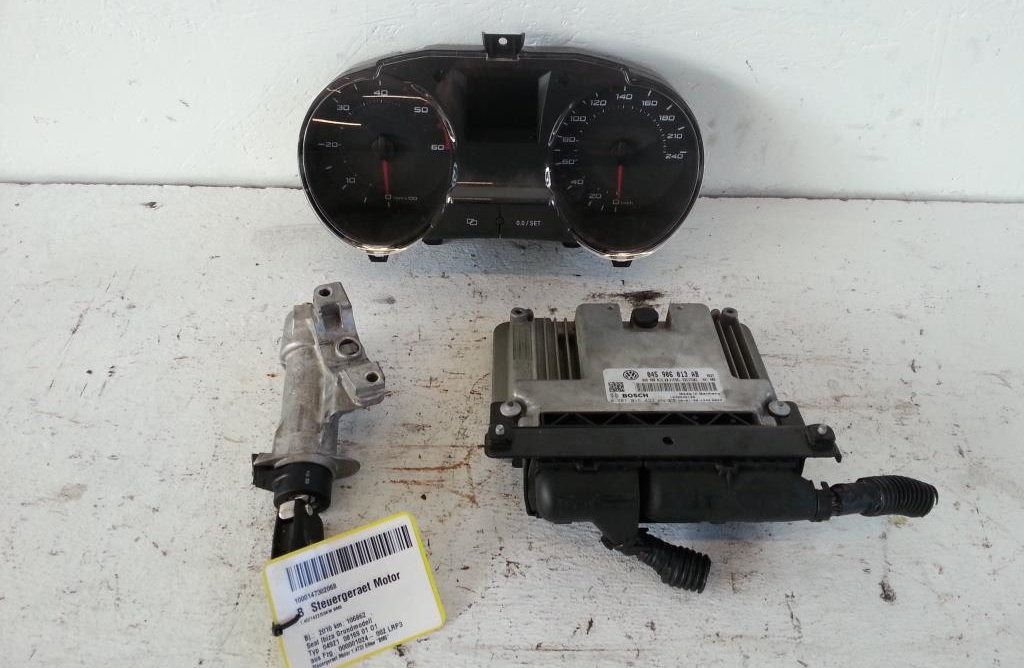 Seat Ibiza 6J Bj.10 Motorsteuerger&auml;t Tacho Z&uuml;ndschloss 045906013AB
